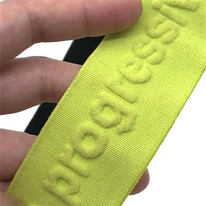 Jacquard-Gummiband mit geprägtem Logo
